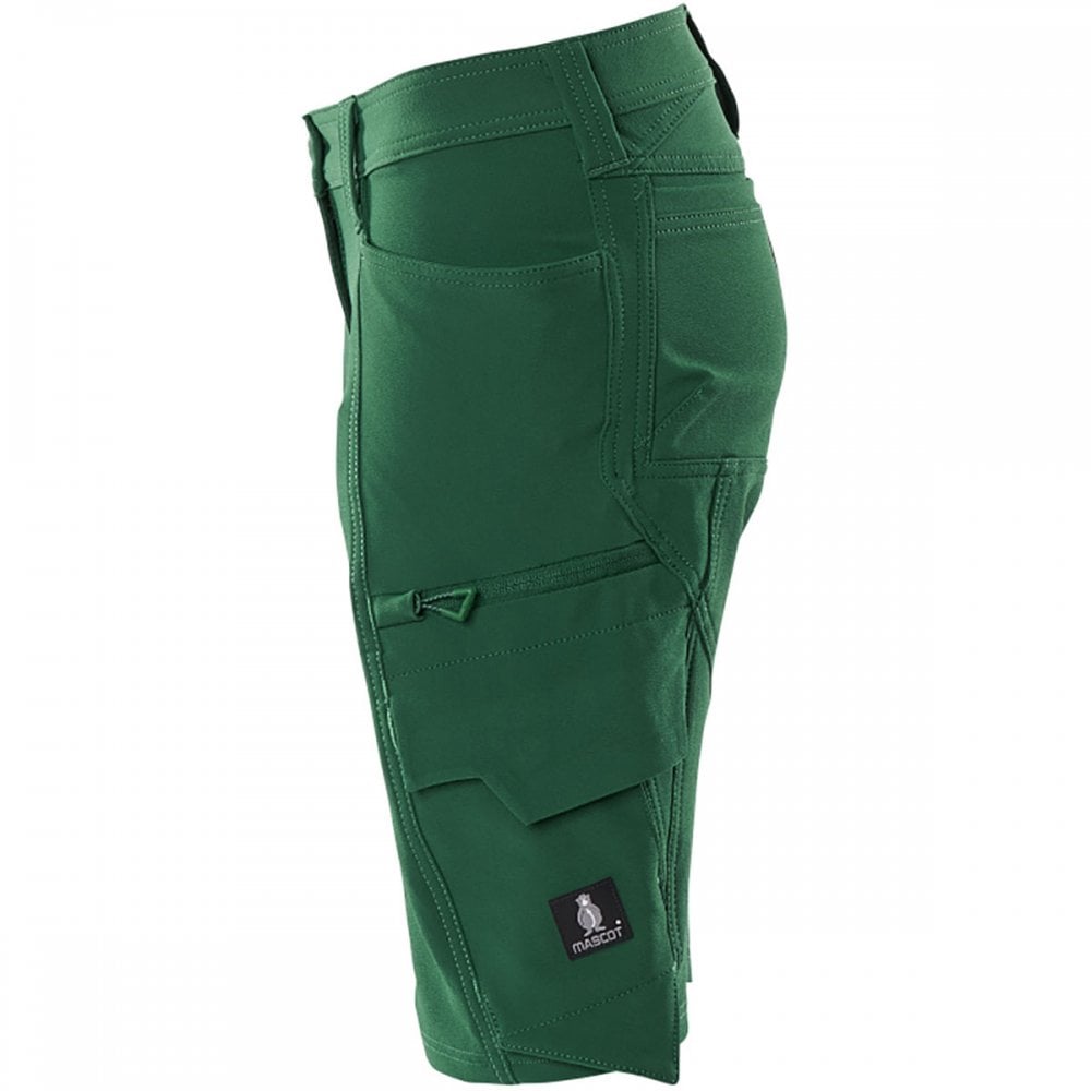 18044 Womens Accelerate Shorts