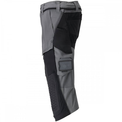 22249 Customized ¾ Length Trousers with kneepad pockets