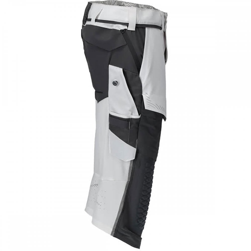 22249 Customized ¾ Length Trousers with kneepad pockets